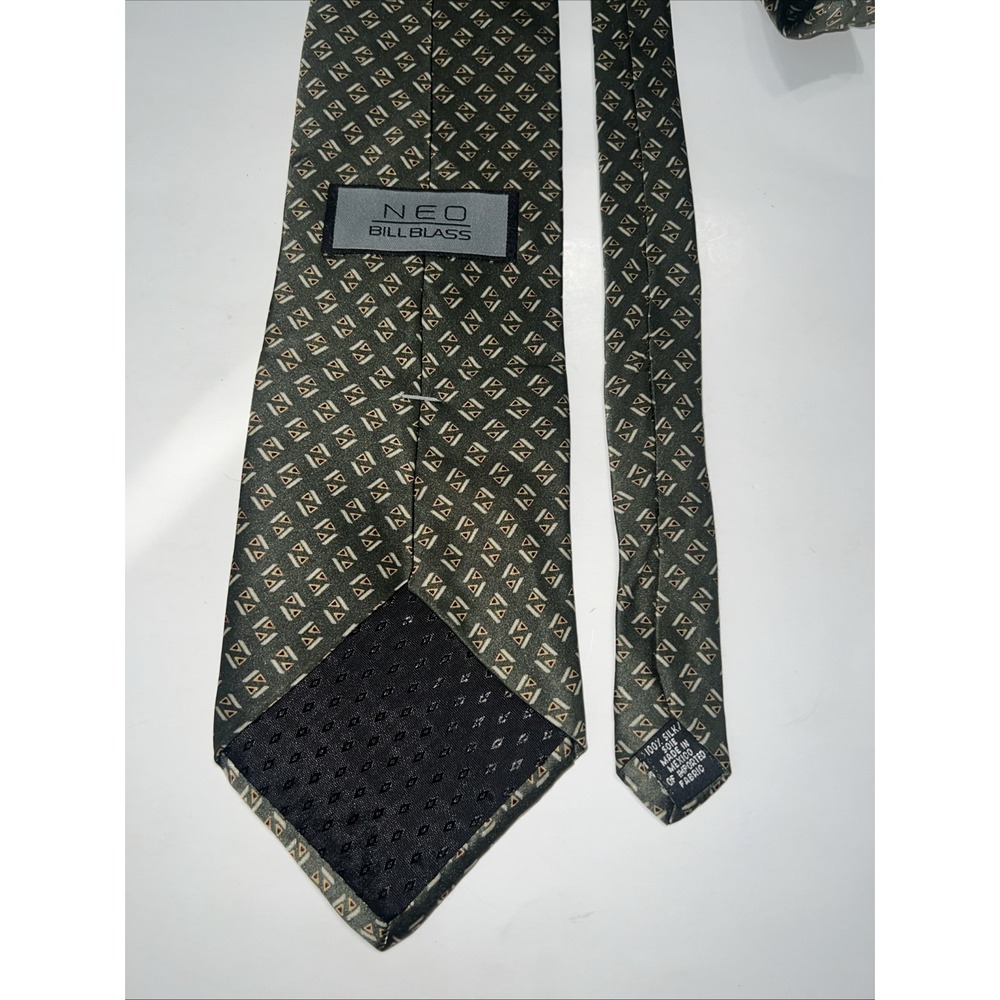 VINTAGE NEO Bill Blass Tie Green , Yellow Geometric 100% Silk